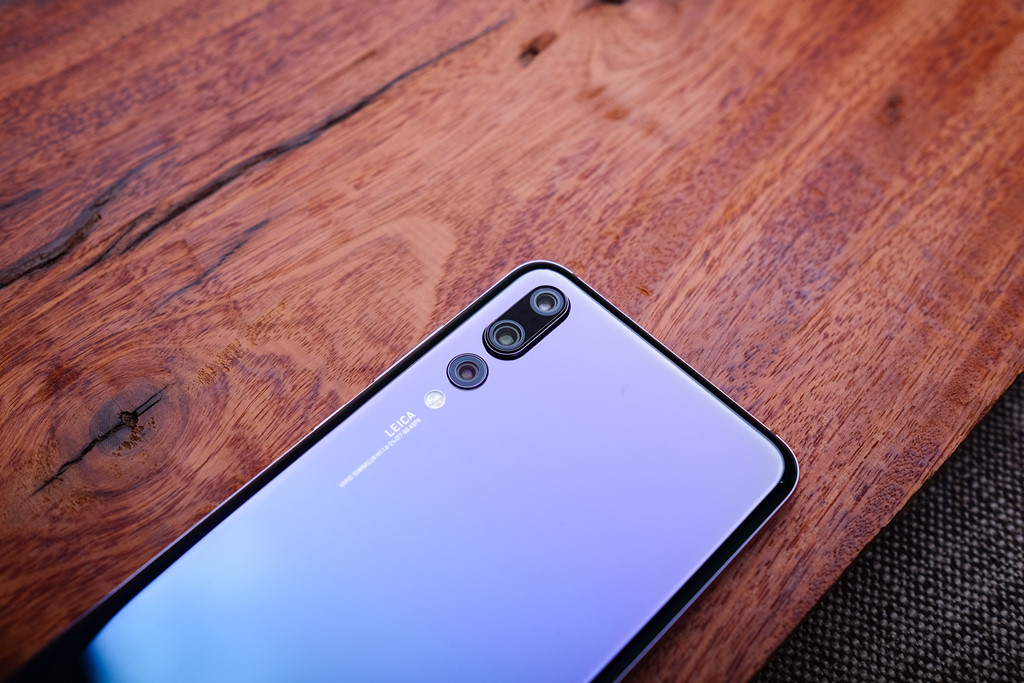 Ảnh thực tế ‘quái vật’ Huawei P20 Pro vừa trình làng
